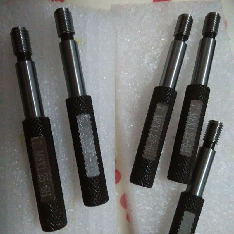 නූල් ප්ලග් මිනුම්